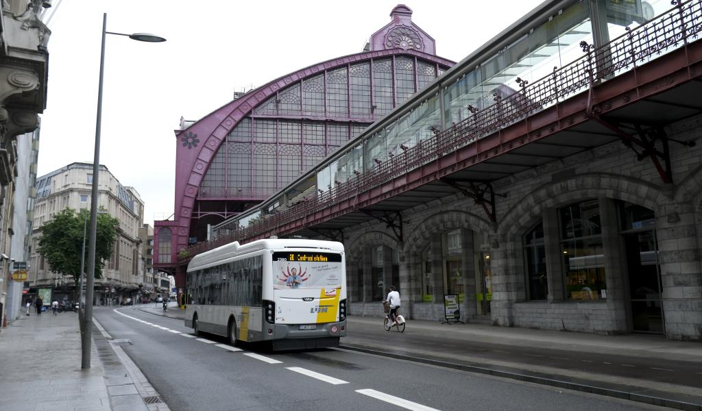 E-hybrides en volelektrische bussen dwingen emissie in stadskernen terug
